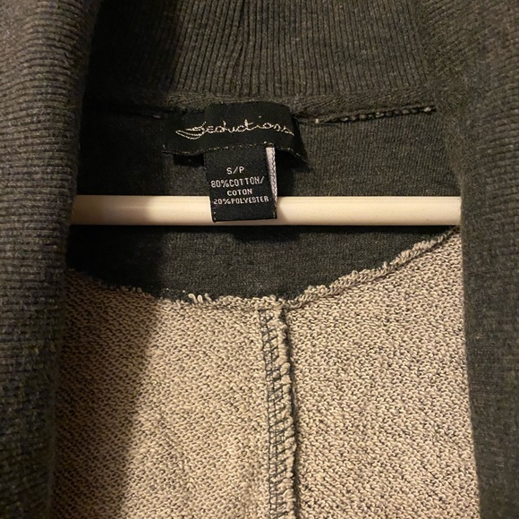 ✨Seduction size medium grey sweater - Picture 2 of 4